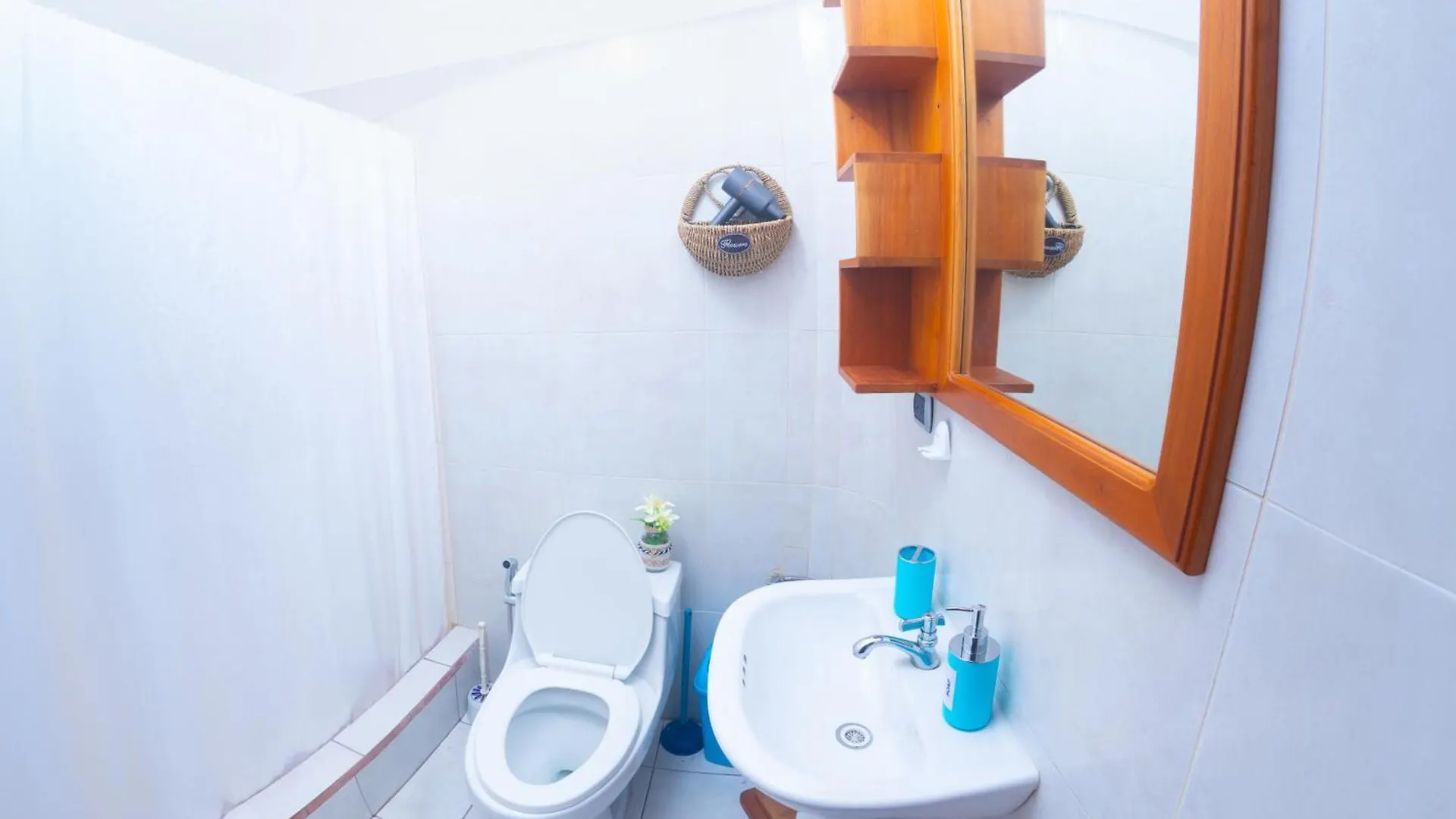 Bed and Breakfast Pacific Blue House Puerto Ayora  Ecuador