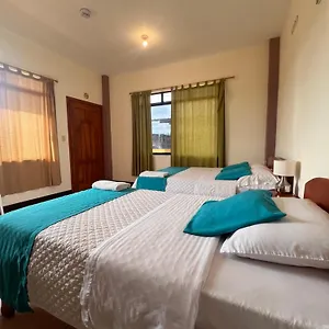 Casa Cascada Puerto Ayora (Galapagos Islands)